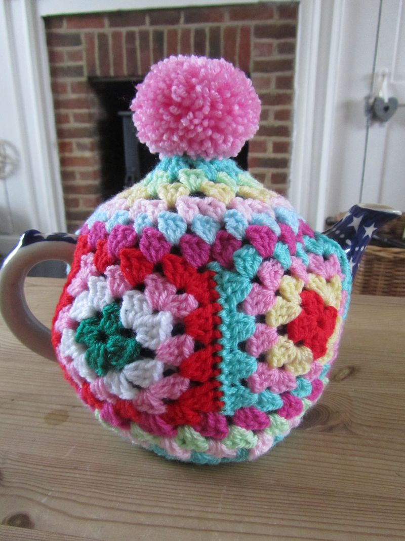 Granny Chic Tea Cosy 014